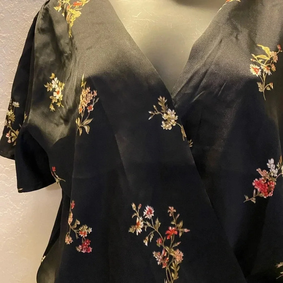 Haute Monde Black & Floral Satin One Piece Blouse - Picture 6 of 11